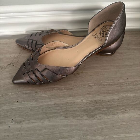 Vince Camuto Hallie pointed toe, leather flats. - Picture 5 of 5